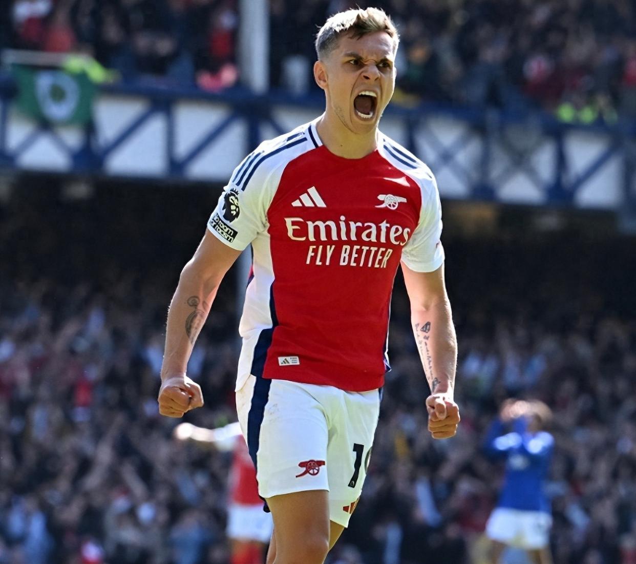 阿莱格里：我绝对没有冒犯裁判；莱奥具备成为中锋的特点（阿莱格里：绝无冒犯裁判之意，莱奥有当中锋的条件）