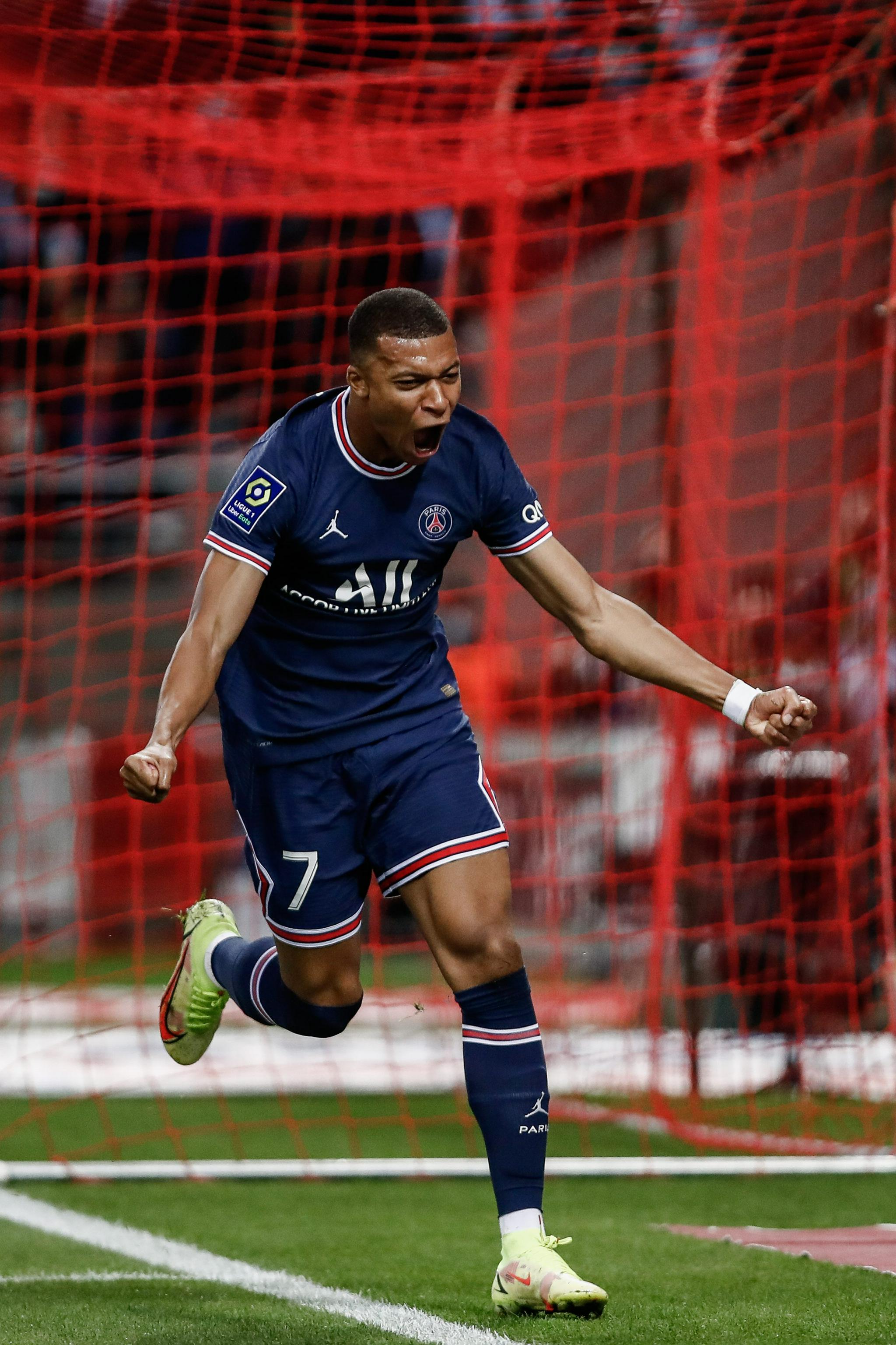 埃尔纳内斯：状态出色的国米是世界最强之一；尤文没冠军球员（埃尔纳内斯：状态火热的国米已跻身世界顶尖；尤文缺少冠军型球员）