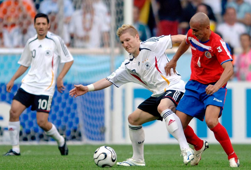 欧冠巅峰对决成主帅保卫战 皇马主场翻身可博胜（欧冠巅峰之战成帅位保卫战 皇马主场有望反弹取胜）