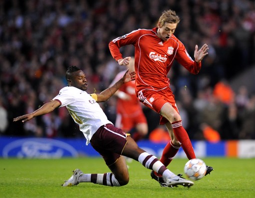 切尔西队长里斯詹姆斯26岁生日，34次欧冠出场助蓝军登顶（里斯·詹姆斯26岁生日：切尔西队长34场欧冠曾助蓝军加冕）