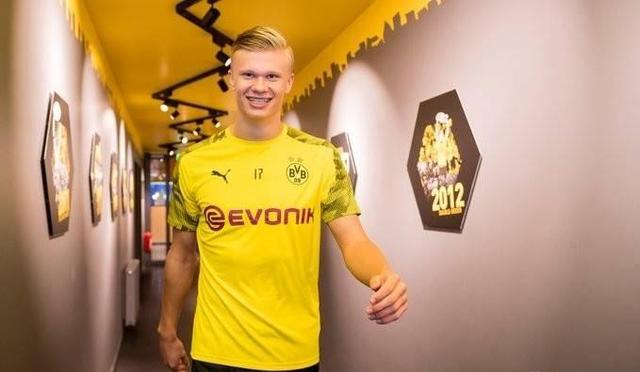 替补登场建功 教练换人奏效（替补立功，换人立竿见影）