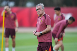 国安队备战亚冠：两天假期后的全力以赴（国安备战亚冠：两日休整后全情投入）