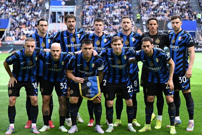 世界杯位置稳了？邮报：凯恩、贝林等五人参与英格兰队新球衣拍摄（入围世界杯无悬念？邮报称凯恩、贝林等五人参与英格兰新战袍拍摄）