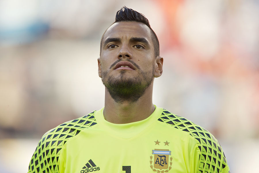 天空：利物浦对伊萨克报价超过1亿镑，纽卡对其估价为1.5亿镑（天空：利物浦出价超1亿镑求购伊萨克，纽卡要价1.5亿镑）