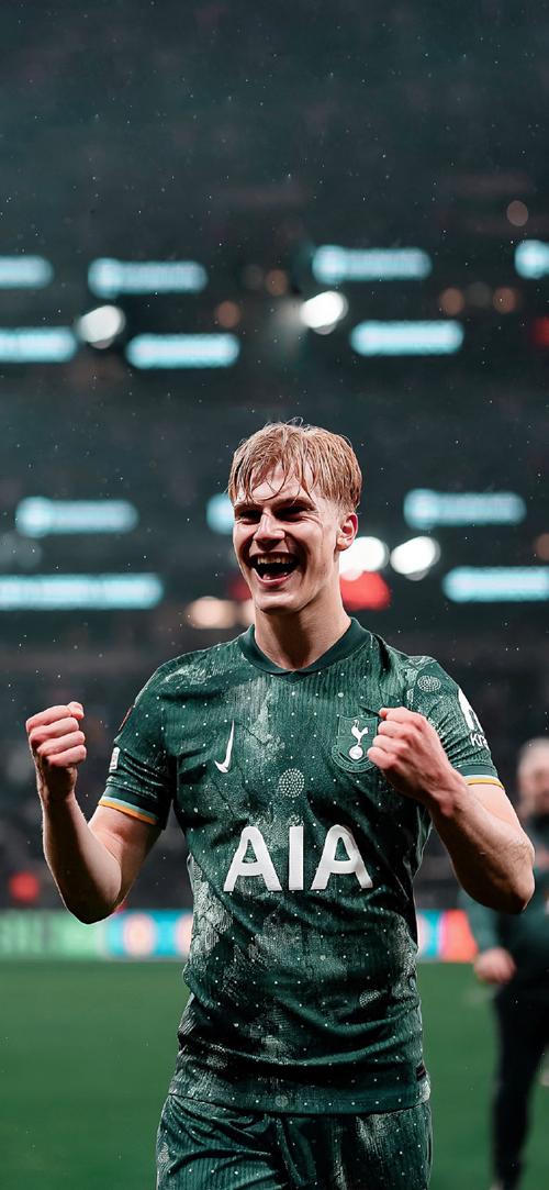 波兰主帅：扎莱夫斯基染黄让我恼火，我们没有强到能5球大胜（波兰主帅：扎莱夫斯基吃到黄牌让我恼怒，我们没强到能5球横扫）