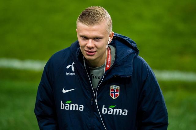 瓜帅：梅西、莱万和哈兰德都是进球机器，很荣幸执教过他们（瓜帅：梅西、莱万、哈兰德皆为高产射手，能执教他们我倍感荣幸）