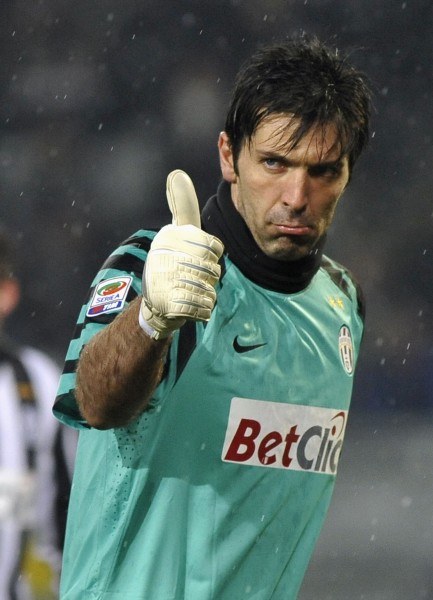 红牛集团CEO：克洛普现在无意重返教练席，他热爱现在的工作（红牛集团CEO：克洛普暂不打算重返执教岗位，正享受当下的工作）