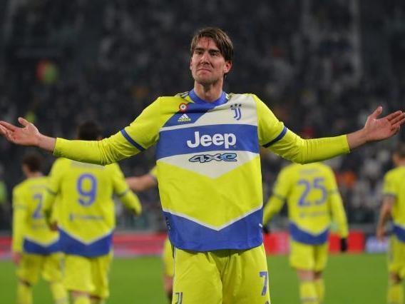 索尔斯克亚：安切洛蒂曾打趣说不想执教曼联，那儿的压力太大（索尔斯克亚称安切洛蒂曾笑言不会执教曼联：压力太大）